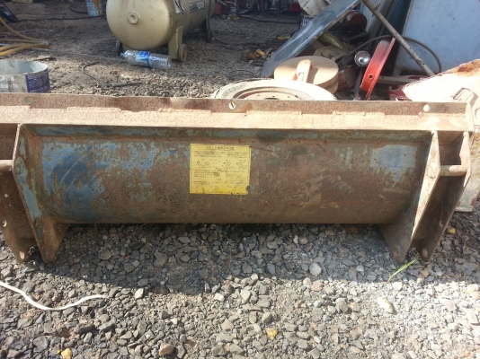 ชุดตักหน้า kubota เก่าญี่ปุ่นเพิ่งออกจากตู้อุปกรณ์ครบ 46000 บาท