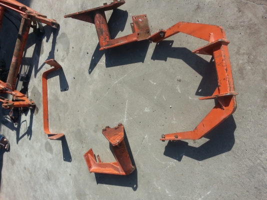 ชุดตักหน้า kubota เก่าญี่ปุ่นเพิ่งออกจากตู้อุปกรณ์ครบ 46000 บาท