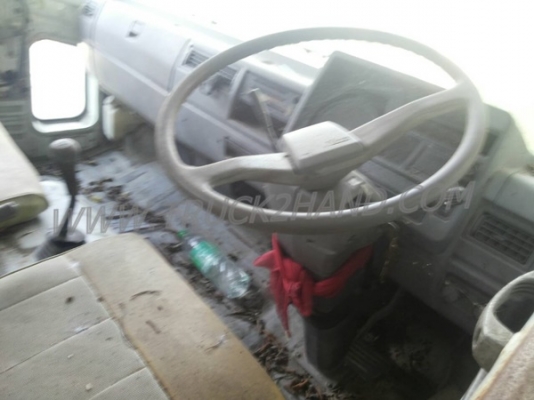 รถบรรทุก 6 ล้อ HINO