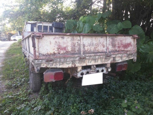 รถบรรทุก 6 ล้อ HINO