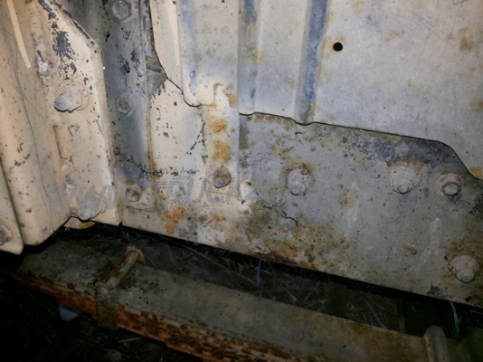 รถบรรทุก 6 ล้อ HINO