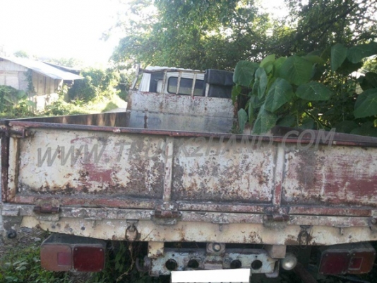 รถบรรทุก 6 ล้อ HINO