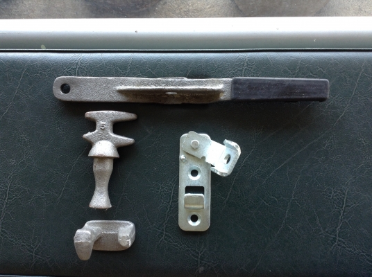 อุปกรณ์ล็อคตู้ อุปกรณ์ล็อคตู้