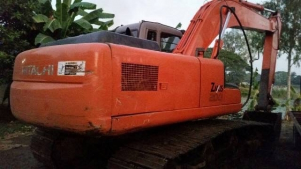 ขายรถแบ็คโฮ ฮิตาชิ ZX200-1 เอกสารใบแจ้งจำหน่าย ชั่วโมง 5,400 รถทำงานอยู่
