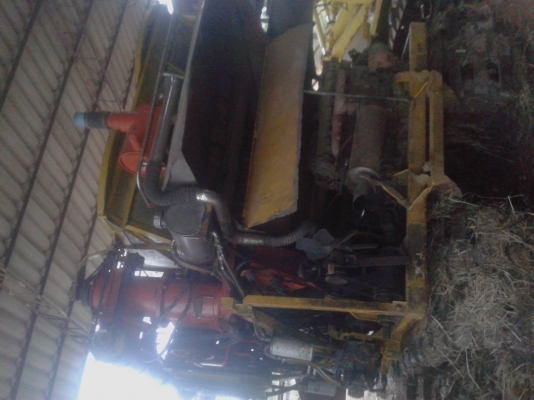 ขายรถเกี่ยว 650000 ตัวเดิน 10 มอเตอร์ ไดกิ้น22 ปั๊มไดกิ้นเดี่ยว22 รถใช้งานอยู่ โทร 0850853022 หรือ0817459031