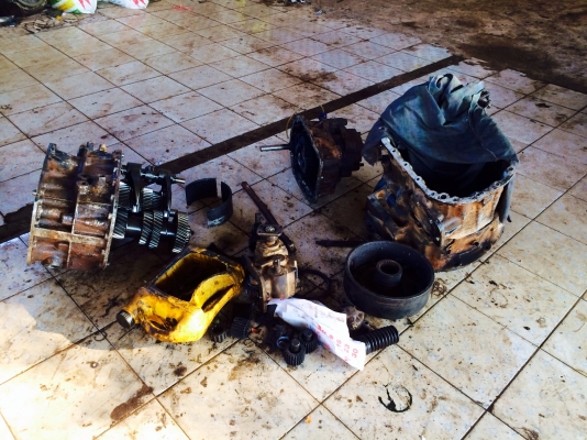 ขายด่วน  รถสิบล้อสองเพลาดั้มพ์  HINO  MEGA  260  สภาพดี มีปัญหาเกียร์พัง