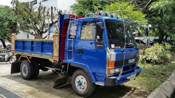 ขาย6ล้อดั้มพ์อีซูซุร็อคกี้195แรง/5คิวพ์สภาพสวย.ยาง8.25R16พร้อมใช้.จัดไฟร์แนนท์ได้.0857698049/0887115178