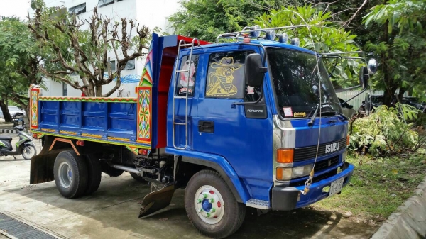 ขาย6ล้อดั้มพ์อีซูซุร็อคกี้195แรง/5คิวพ์สภาพสวย.ยาง8.25R16พร้อมใช้.จัดไฟร์แนนท์ได้.0857698049/0887115178