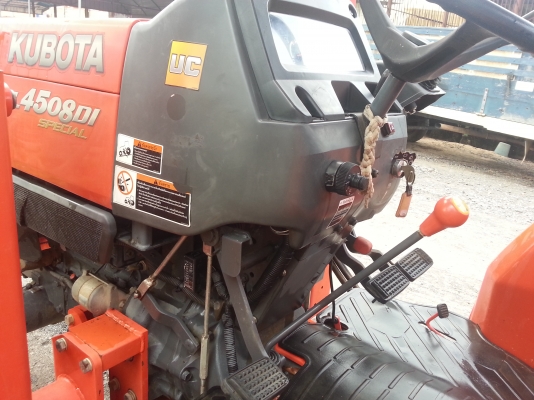 คูโบต้า L4508DI  4 WD พร้อมปุ้งกี๋ตักคูโบต้าสภาพดี..พร้อมใช้งาน