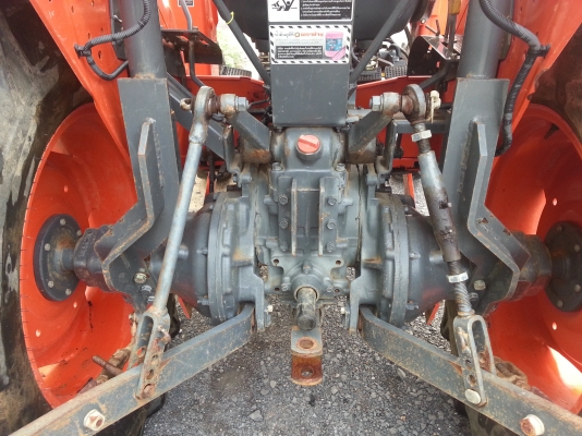 คูโบต้า L4508DI  4 WD พร้อมปุ้งกี๋ตักคูโบต้าสภาพดี..พร้อมใช้งาน