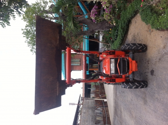 คูโบต้า L4508DI  4 WD พร้อมปุ้งกี๋ตักคูโบต้าสภาพดี..พร้อมใช้งาน