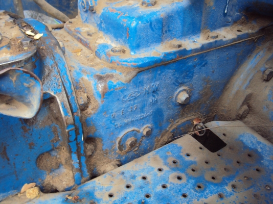 ขายรถไถฟอร์ด 6600 T3 ราคา 300000 บาท โทร 087-0055449 พร้อมทะเบียน ไม่รวมผาน