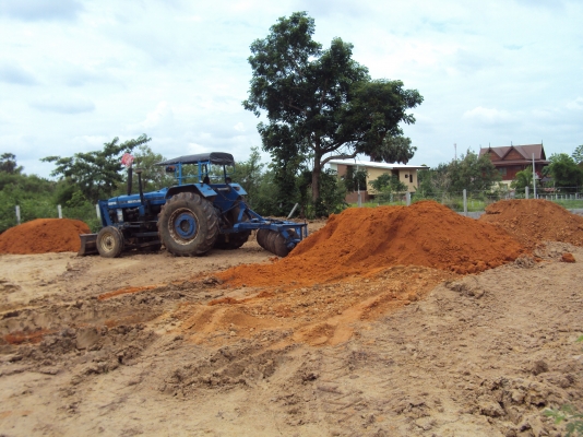 ขายรถไถฟอร์ด 6600 T3 ราคา 300000 บาท โทร 087-0055449 พร้อมทะเบียน ไม่รวมผาน