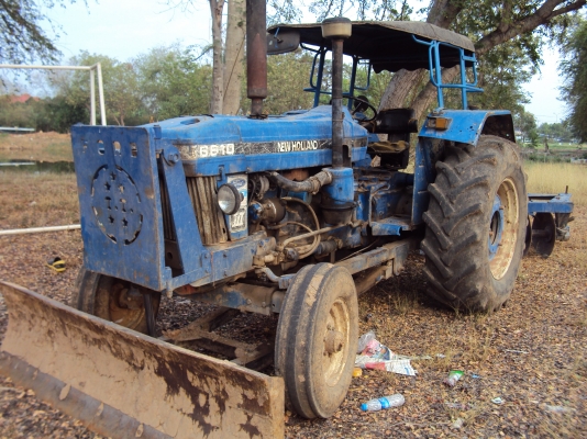 ขายรถไถฟอร์ด 6600 T3 ราคา 300000 บาท โทร 087-0055449 พร้อมทะเบียน ไม่รวมผาน