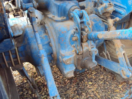 ขายรถไถฟอร์ด 6600 T3 ราคา 300000 บาท โทร 087-0055449 พร้อมทะเบียน ไม่รวมผาน