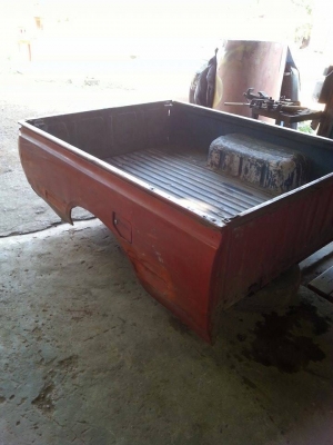 ขายลูกกระบะดัทสัน620ช้างเหยยีบ 4 ขอไฟนอน สีส้มครับ