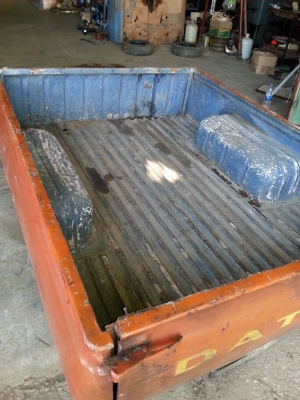 ขายลูกกระบะดัทสัน620ช้างเหยยีบ 4 ขอไฟนอน สีส้มครับ