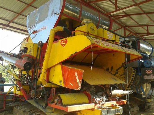 ขายรถเกี่ยวข้าวไอ้หนุ่มไวไฟ ปี48 เกษตรพัฒนา ตัวเดิน12HT เครื่อง 6HE1 สภาพพร้อมใช้งาน ช่วงล่างดี พร้อมลุยงาน