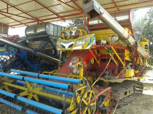 ขายรถเกี่ยวข้าวไอ้หนุ่มไวไฟ ปี48 เกษตรพัฒนา ตัวเดิน12HT เครื่อง 6HE1 สภาพพร้อมใช้งาน ช่วงล่างดี พร้อมลุยงาน