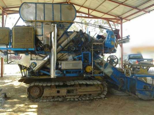 ขายรถเกี่ยวข้าวเกษตรพัฒนาปี46 ไอ้หนุ่มไวไฟ 210 6HH1 ช่วงล่างดี เครื่องดี ปั๊มดี สภาพพร้อมใช้งาน อุ้มสภาพพร้อมลงลุยเกี่ยว