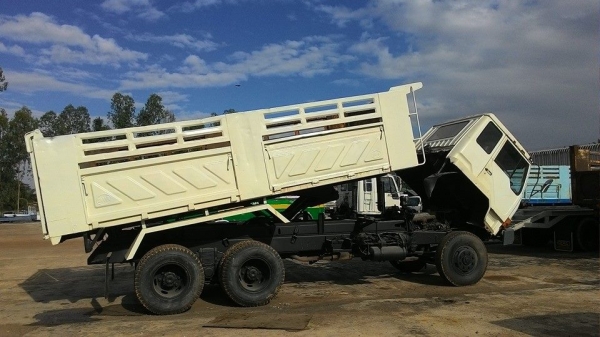 แสงฟ้าเต้นรถ///ขายรถ10ล้อดั้มมิตรซูFN527-MTF27XX ไม่มีเทอรืโบ ยางใหม่10เส้น