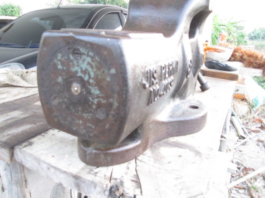 ปากกาจับงาน ปากขนาด 6" ปากกาจับงาน ปากขนาด 6"