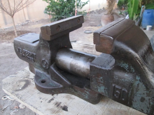 ปากกาจับงาน ปากขนาด 6" ปากกาจับงาน ปากขนาด 6"