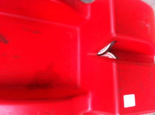 เครื่องลับมีด DICK ของเยรมัน มีหินมาพร้อมก้อนใหญ่สองก้อนซ้าย-ขวา และด้านบนอีกสองก้อน