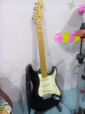 ขายกีต้าไฟฟ้าราคาถูก