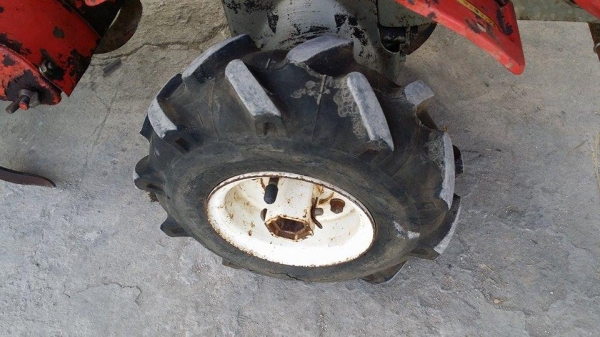 รถพรวนดิน KUBOTA รุ่น T3S เก่าญี่ปุ่น เครื่องยนต์ติดง่าย สภาพสวย พร้อมใช้งาน สามารถหมุนแฮนด์แบบเดินหน้าและถอยหลังได้ รถพรวนดิน KUBOTA รุ่น T3S เก่าญี่ปุ่น เครื่องยนต์ติดง่าย สภาพสวย พร้อมใช้งาน สามารถหมุนแฮนด์แบบเดินหน้าและถอยหลังได้