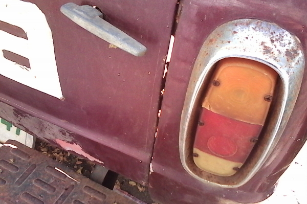 ลูกกระบะมาสด้า 1000 พร้อมไฟท้าย ****** ปรับลด ****