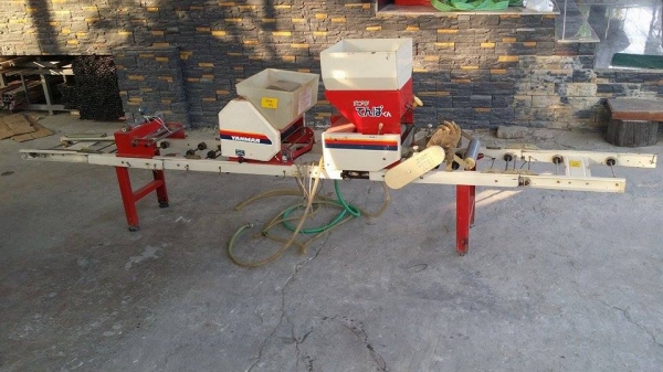 เครื่องโรยเมล็ด YANMAR เก่าญี่ปุ่น รุ่น YPH301 สภาพสวยพร้อมใช้งาน เครื่องโรยเมล็ด YANMAR เก่าญี่ปุ่น รุ่น YPH301 สภาพสวยพร้อมใช้งาน