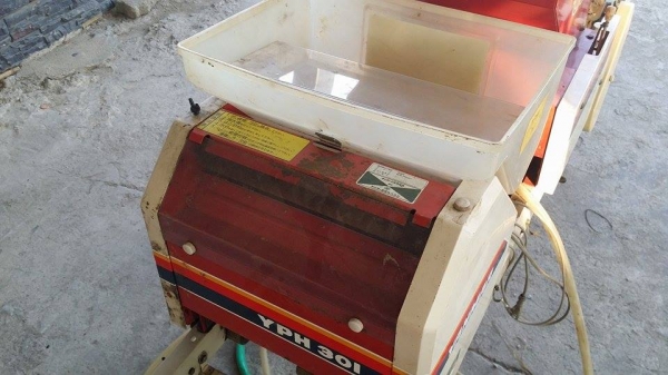 เครื่องโรยเมล็ด YANMAR เก่าญี่ปุ่น รุ่น YPH301 สภาพสวยพร้อมใช้งาน เครื่องโรยเมล็ด YANMAR เก่าญี่ปุ่น รุ่น YPH301 สภาพสวยพร้อมใช้งาน