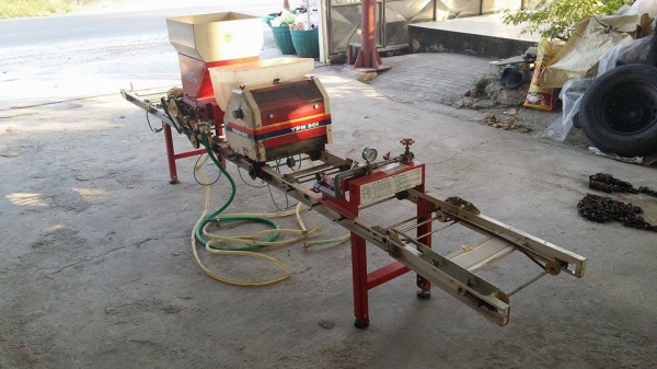 เครื่องโรยเมล็ด YANMAR เก่าญี่ปุ่น รุ่น YPH301 สภาพสวยพร้อมใช้งาน เครื่องโรยเมล็ด YANMAR เก่าญี่ปุ่น รุ่น YPH301 สภาพสวยพร้อมใช้งาน