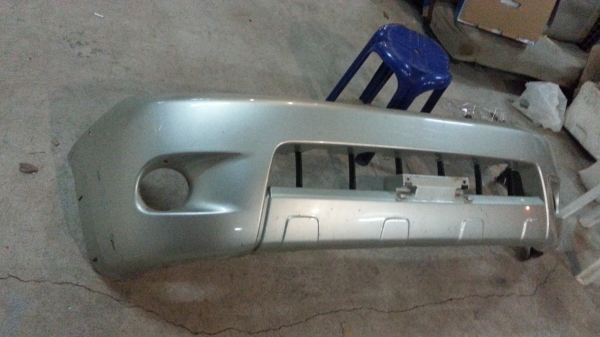 กันชนหน้าวีโก้ตัวแรก มีรูคิ้ว ใส่กับตัวสูง ของแท้มือสอง กันชนหน้าวีโก้ตัวแรก มีรูคิ้ว ใส่กับตัวสูง ของแท้มือสอง