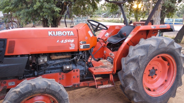 ขายรถไถคูโบต้าL4508  ใบมีดดันหน้าพร้อมใช้งาน