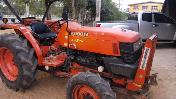 ขายรถไถคูโบต้าL4508  ใบมีดดันหน้าพร้อมใช้งาน