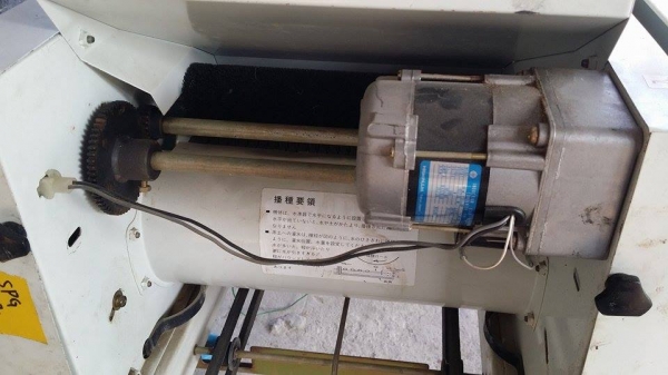 เครื่องโรยเมล็ด KONMAR เก่าญี่ปุ่น รุ่น SP-G22 สภาพสวยพร้อมใช้งาน เครื่องโรยเมล็ด KONMAR เก่าญี่ปุ่น รุ่น SP-G22 สภาพสวยพร้อมใช้งาน