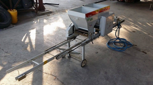 เครื่องโรยเมล็ด KONMAR เก่าญี่ปุ่น รุ่น SP-G22 สภาพสวยพร้อมใช้งาน เครื่องโรยเมล็ด KONMAR เก่าญี่ปุ่น รุ่น SP-G22 สภาพสวยพร้อมใช้งาน