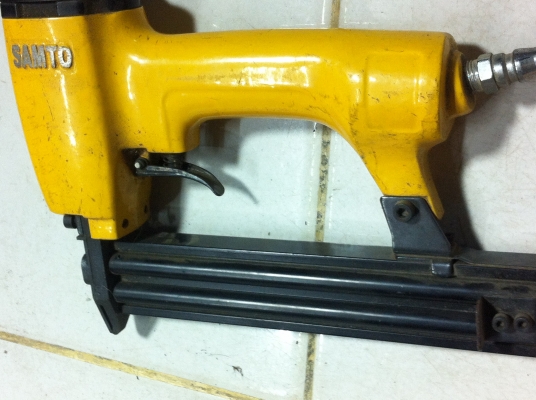เครื่องยิงตะปูลม SAMTO สภาพค่อยข่างใหม่ใช้มาน้อยการทำงานOK