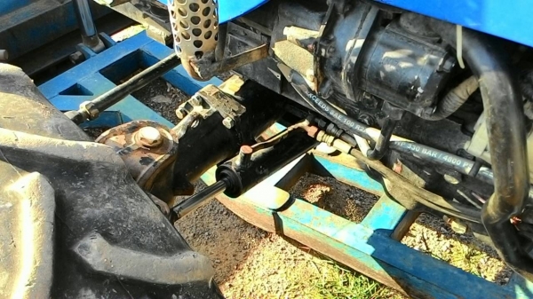 ขายรถไถ New Holland TC38R พร้อมใบดันหน้า ทะเบียนพร้อมโอน ขายรถไถ New Holland TC38R พร้อมใบดันหน้า ทะเบียนพร้อมโอน