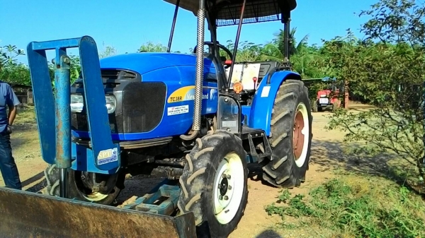 ขายรถไถ New Holland TC38R พร้อมใบดันหน้า ทะเบียนพร้อมโอน ขายรถไถ New Holland TC38R พร้อมใบดันหน้า ทะเบียนพร้อมโอน