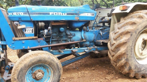 ขายรถไถ FORD 6600 เพลาเดี่ยว เล่มทะเบียน ใบมีดดันหน้า 7 จาน ราคา 280000