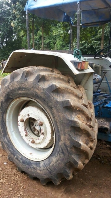 ขายรถไถ FORD 6600 เพลาเดี่ยว เล่มทะเบียน ใบมีดดันหน้า 7 จาน ราคา 280000