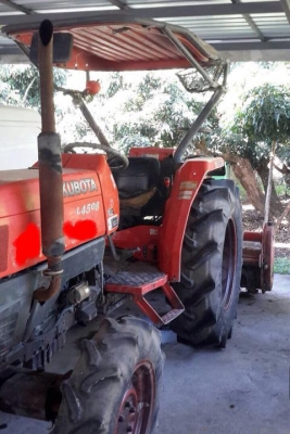ขายรถไถ Kubota รุ่น L4508 สภาพดีมาก เพิ่งใช้แค่ 3,017ชั่วโมง เองครับ พร้อมขาย รถจอดที่ จังหวัดลำพูนครับ สนใจติดต่อ Gun Lamphun 093-9319456