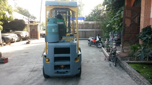 ขายรถโฟ๊คลิ๊ฟKOMATSU2.5ตัน เครื่องเบนซินติดแก๊ส เครื่องติดง่ายระบบทำงานปรกติ สมบูรณ์ครับ งาอิ๊งฟรอด์ คว่ำ-หงายได้ ขายถูก 75000 บาท
