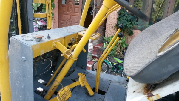 ขายรถโฟ๊คลิ๊ฟKOMATSU2.5ตัน เครื่องเบนซินติดแก๊ส เครื่องติดง่ายระบบทำงานปรกติ สมบูรณ์ครับ งาอิ๊งฟรอด์ คว่ำ-หงายได้ ขายถูก 75000 บาท