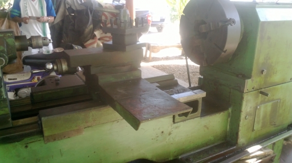 แท่นกลึง  6 ฟุต รุ่นหนัก 2 เพลา เกียร์บล็อก สภาพสวย พร้อมใช้งาน ด่วน !!! 98,000