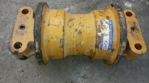 ขายลูกโรเลอร์แมคโคร ลูกใหญ่น่าจะใส่PC200 ของใหม่เก่าเก็บครับ ขาย 2200 บาท