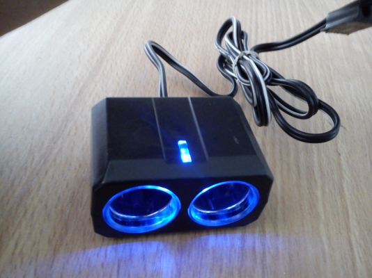 ช่องต่อพ่วงไฟ ตรงชองที่จุดบุหรี่ แบบ2ช่อง รุ่นใหม่จากญี่ปุ่นแบบมีไฟแสงสีฟ้า ช่องต่อพ่วงไฟ ตรงชองที่จุดบุหรี่ แบบ2ช่อง รุ่นใหม่จากญี่ปุ่นแบบมีไฟแสงสีฟ้า